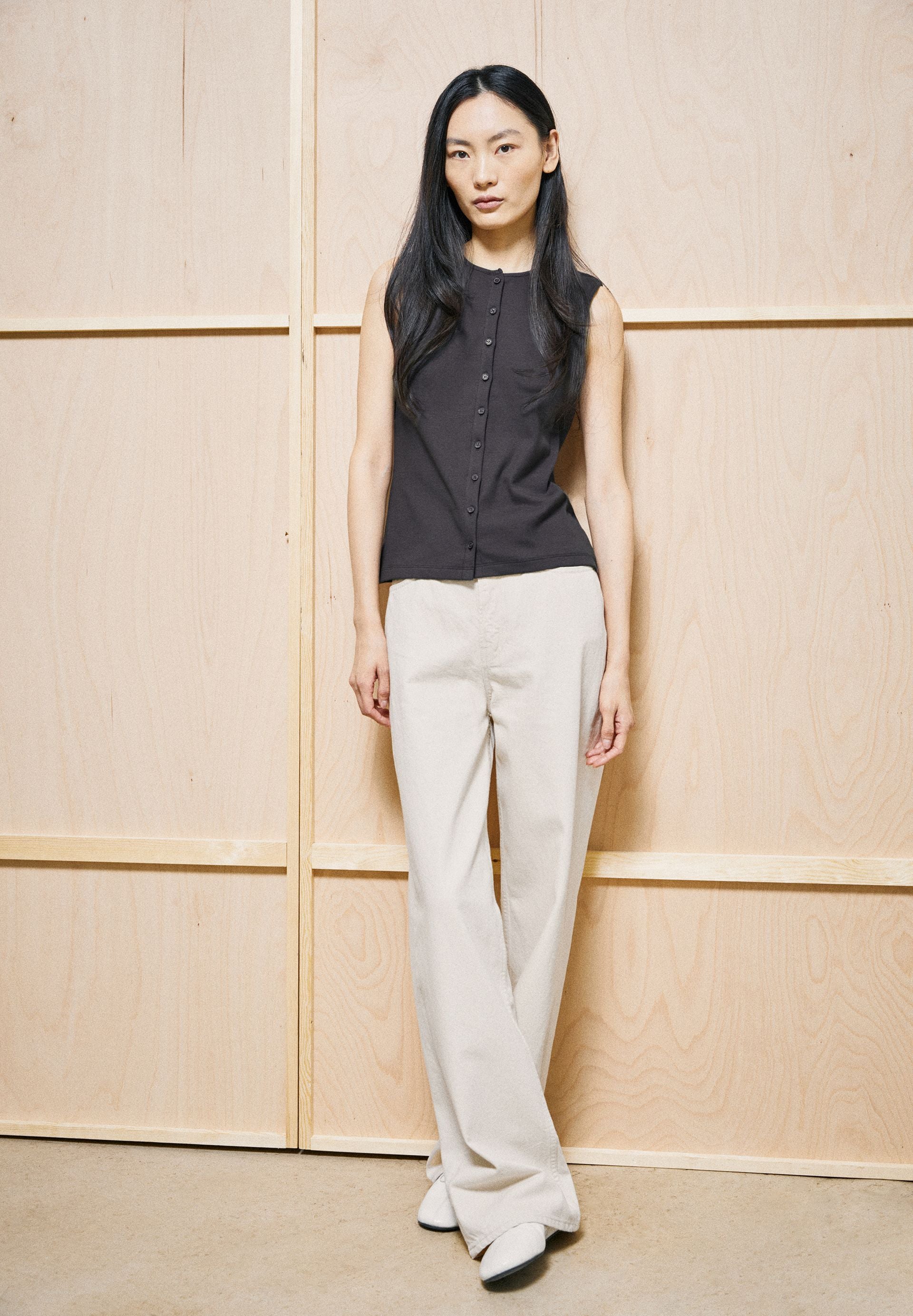 Rib Button Top Dark Steel