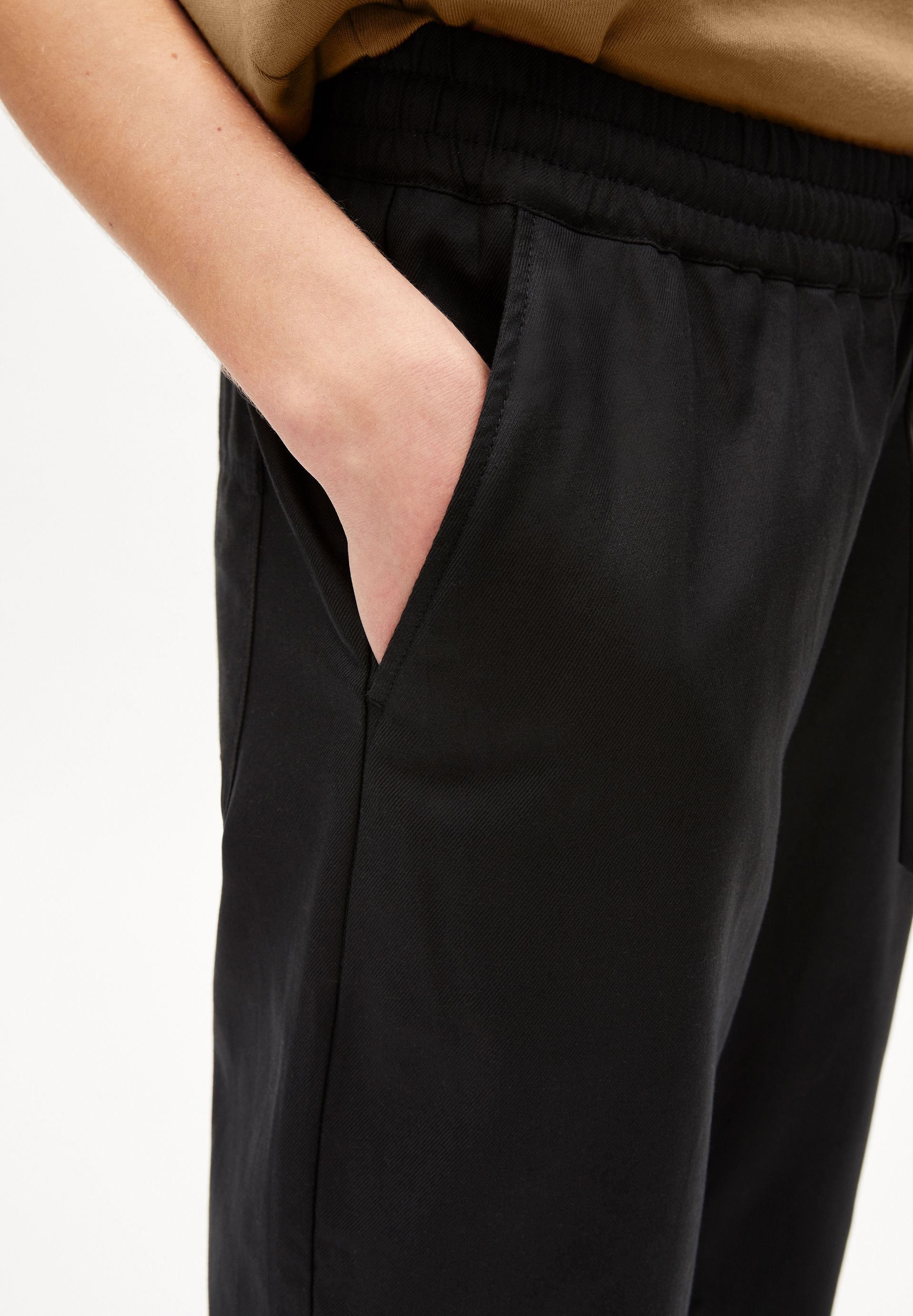 Daniaa Hose Black