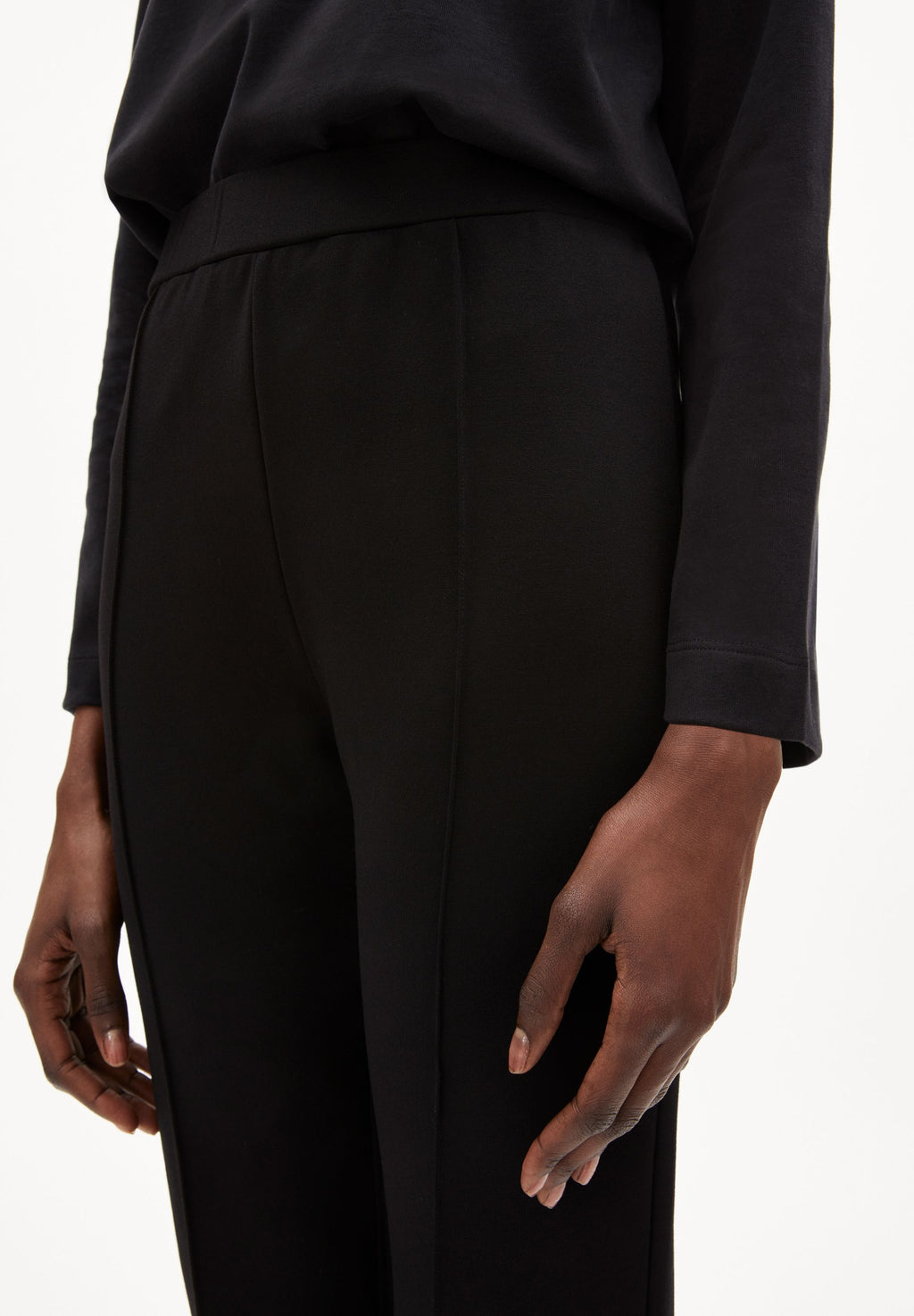 Leylaari Hose Black